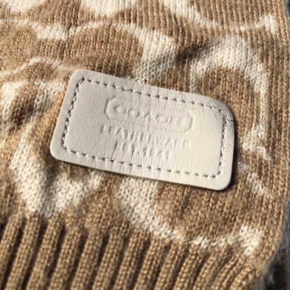 Coach Scarf - Picture 2 of 3